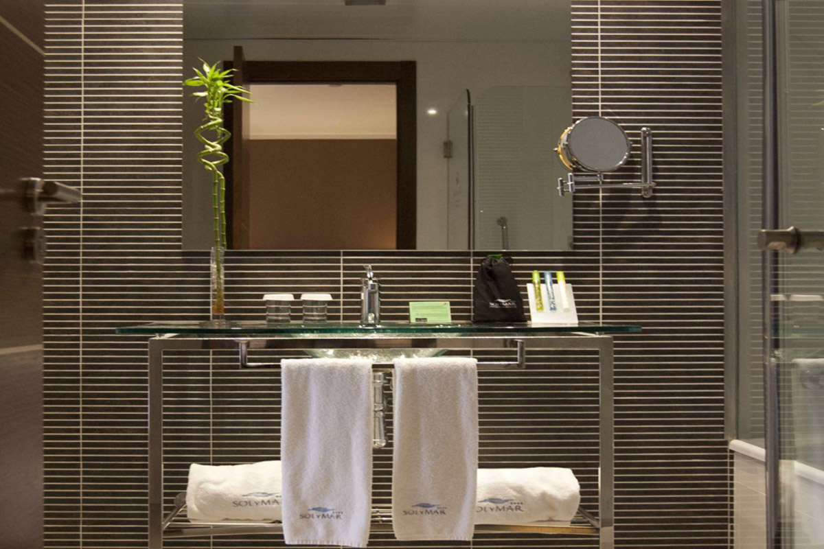 Habitación doble Exterior del hotel Gran Hotel Sol y Mar. Foto 1