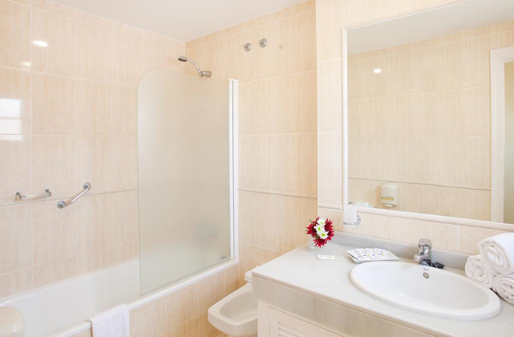 Apartamento 3 habitaciones del hotel Mijas Costa Oasis by Grangefield Oasis Club. Foto 2