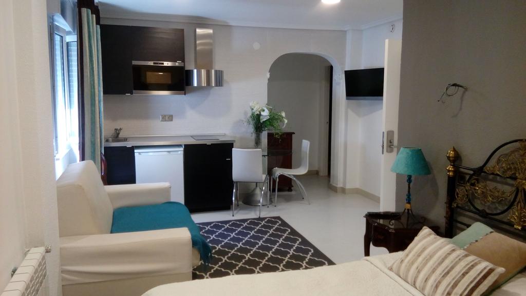 Estudio del hotel APARTAMENTOS LAS BRISAS. Foto 1