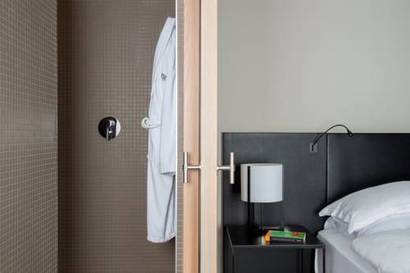 Habitación doble Gran Lujo del hotel Eurostars Pamplona. Foto 1