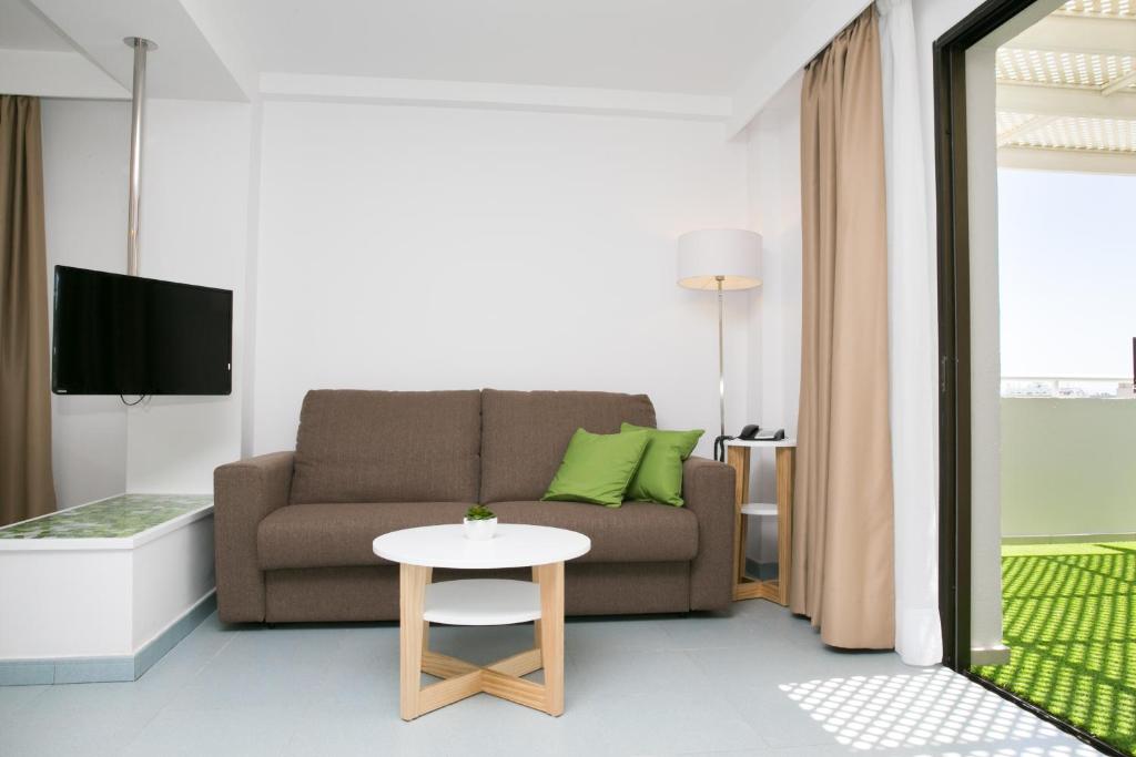 Junior suite Superior del hotel LIVVO Anamar Suites. Foto 2