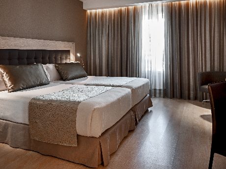 Habitación doble Exterior del hotel Catalonia Plaza Mayor. Foto 2