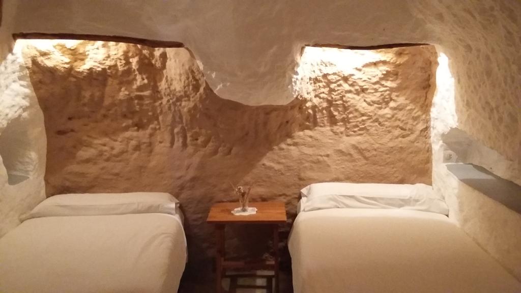 Cueva (11 adultos) del hotel Al Jatib. Foto 1